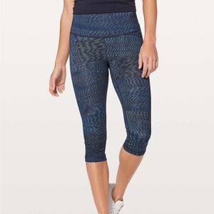 Lululemon Wunder Under Hi-Rise 1/2 Tight *Full-On Luxtreme 17" - Size 8